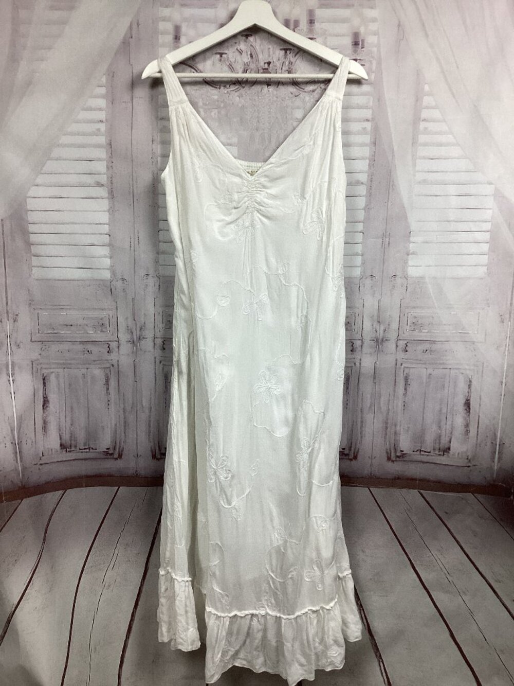 NOMADIC TRADERS White Dress Midi Embroidered L
